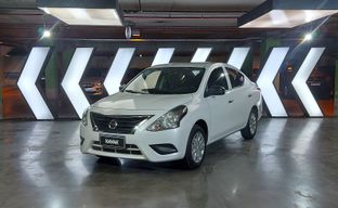 Nissan • Versa