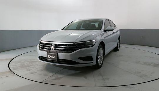 Volkswagen • Jetta