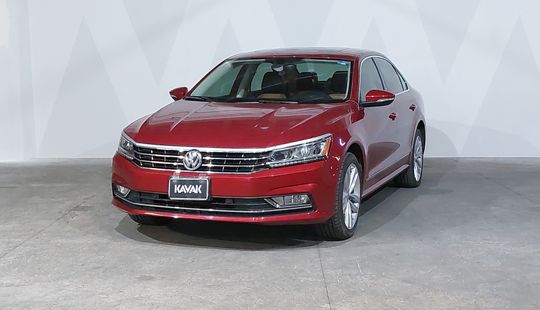 Volkswagen • Passat