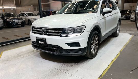 Volkswagen • Tiguan