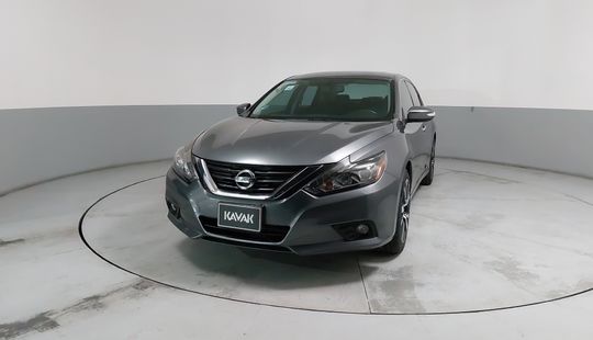 Nissan • Altima