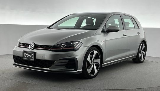 Volkswagen • Golf