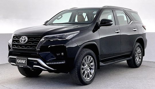 Toyota • Fortuner