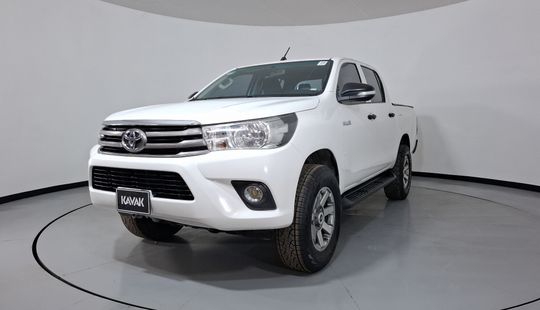 Toyota • Hilux