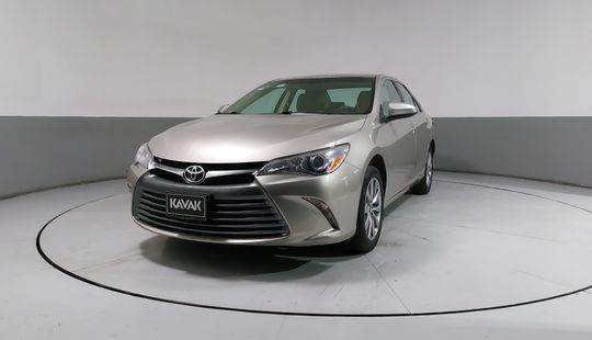 Toyota • Camry