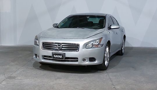 Nissan • Maxima