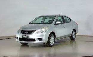 Nissan • Versa