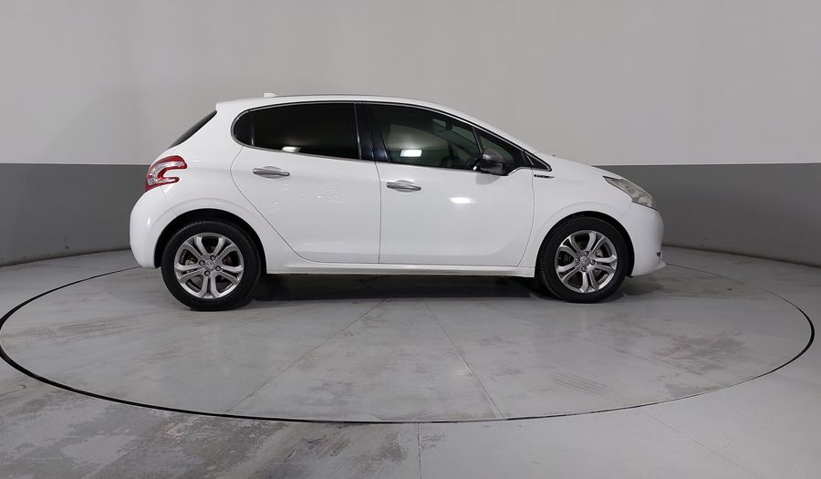 Peugeot 208 1.6 FELINE AT Hatchback 2014