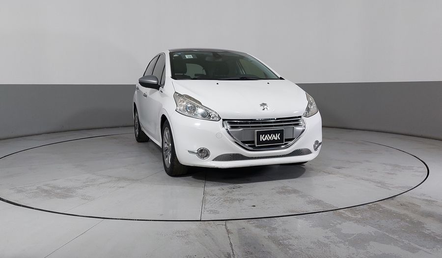 Peugeot 208 1.6 FELINE AT Hatchback 2014