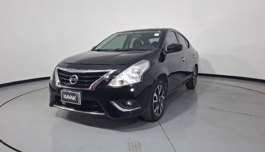 Nissan • Versa