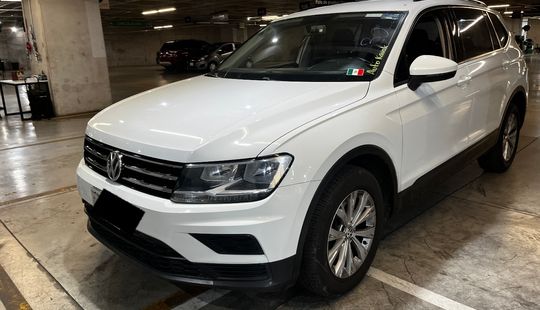 Volkswagen • Tiguan