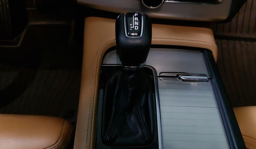 Volvo Xc90 2.0 MOMENTUM T6 AWD AUTO Suv 2017