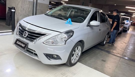 Nissan • Versa