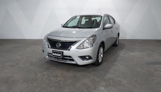 Nissan • Versa