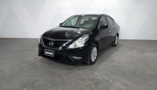 Nissan • Versa