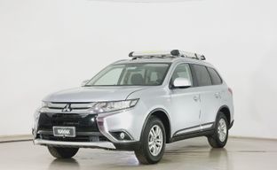 Mitsubishi • Outlander