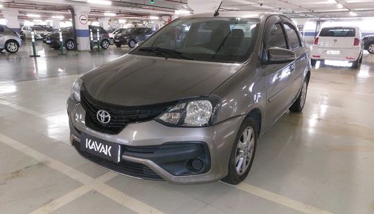 Toyota • Etios