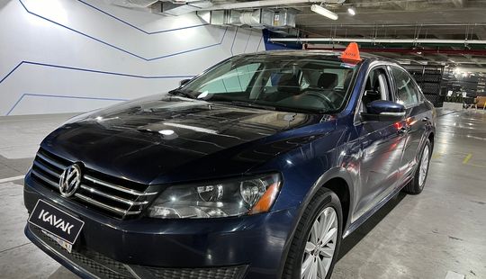 Volkswagen • Passat