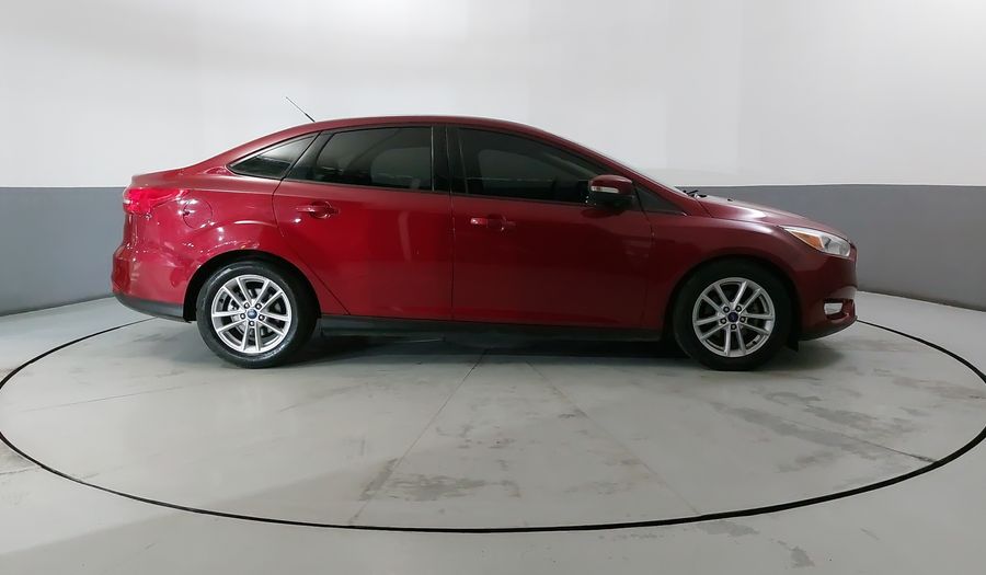 Ford Focus 2.0 SE AT Sedan 2016