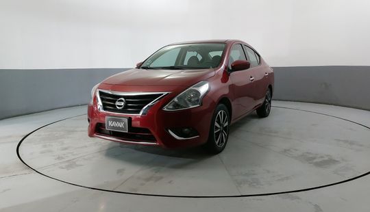 Nissan • Versa