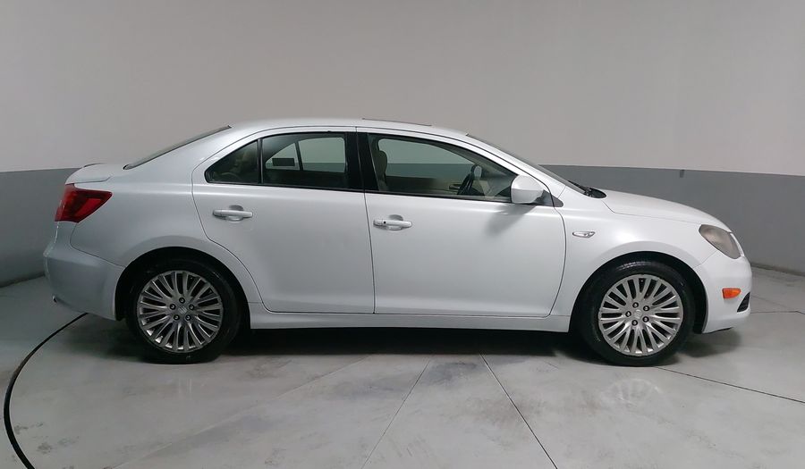 Suzuki Kizashi 2.4 GLX CVT Sedan 2014