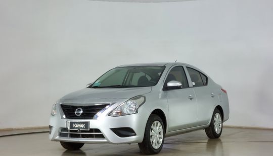 Nissan • Versa