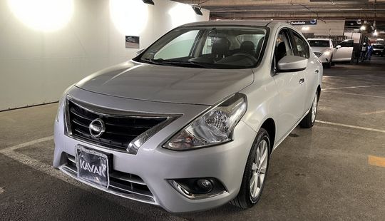 Nissan • Versa