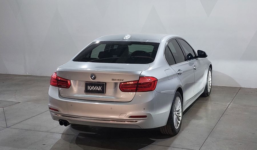 Bmw Serie 3 2.0 320IA LUXURY LINE Sedan 2016