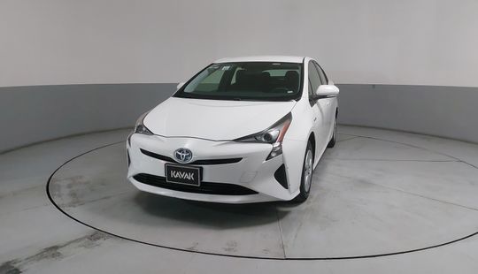 Toyota • Prius