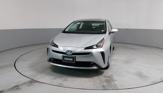 Toyota • Prius