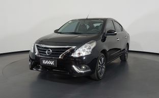 Nissan • Versa