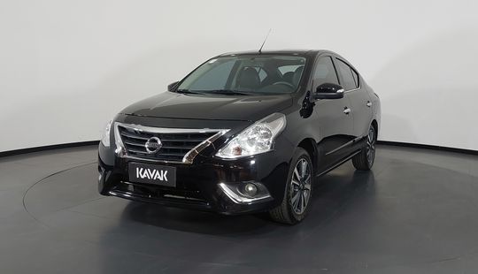 Nissan • Versa