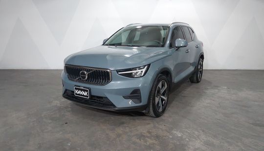 Volvo • XC40