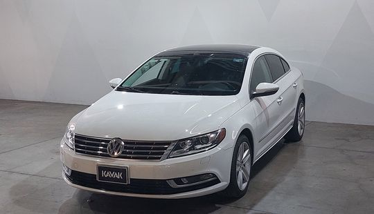 Volkswagen • Passat