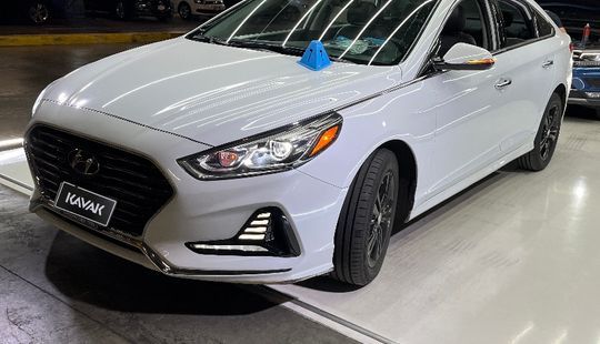 Hyundai • Sonata