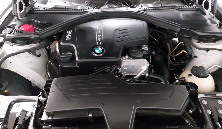 Bmw Serie 3 2.0 320IA Sedan 2014