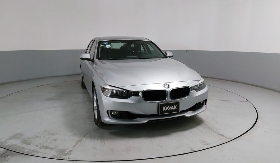 Bmw Serie 3 2.0 320IA Sedan 2014