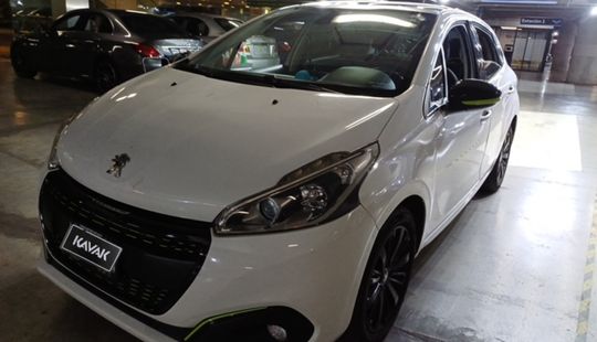 Peugeot • 208