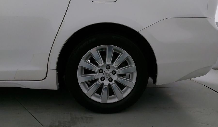 Toyota Sienna 3.5 LIMITED AT Minivan 2015