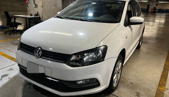 Volkswagen • Polo