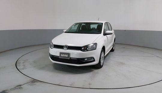 Volkswagen • Polo