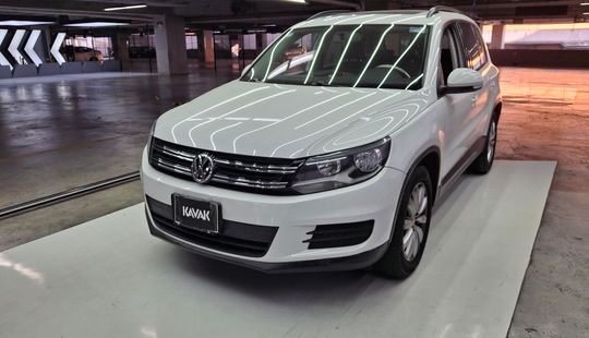 Volkswagen • Tiguan