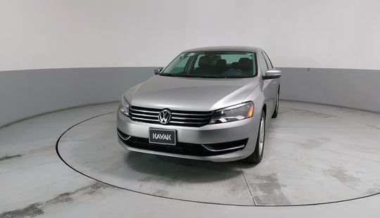 Volkswagen • Passat