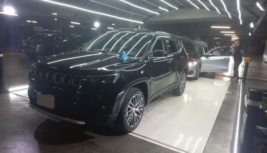 Jeep • Compass