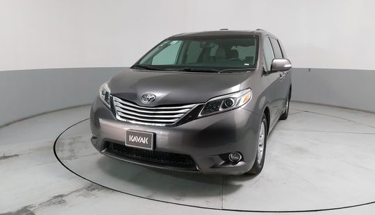 Toyota • Sienna