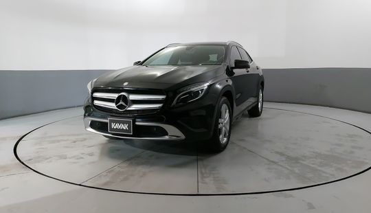 Mercedes Benz • Clase GLA