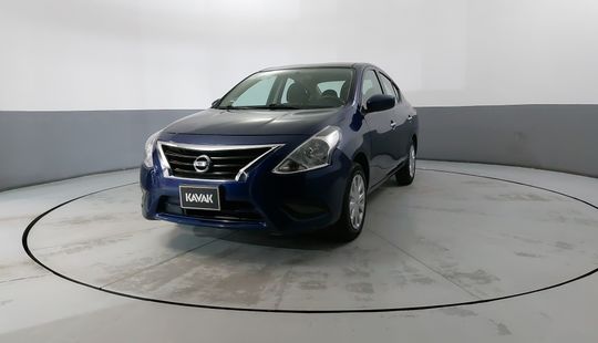 Nissan • Versa