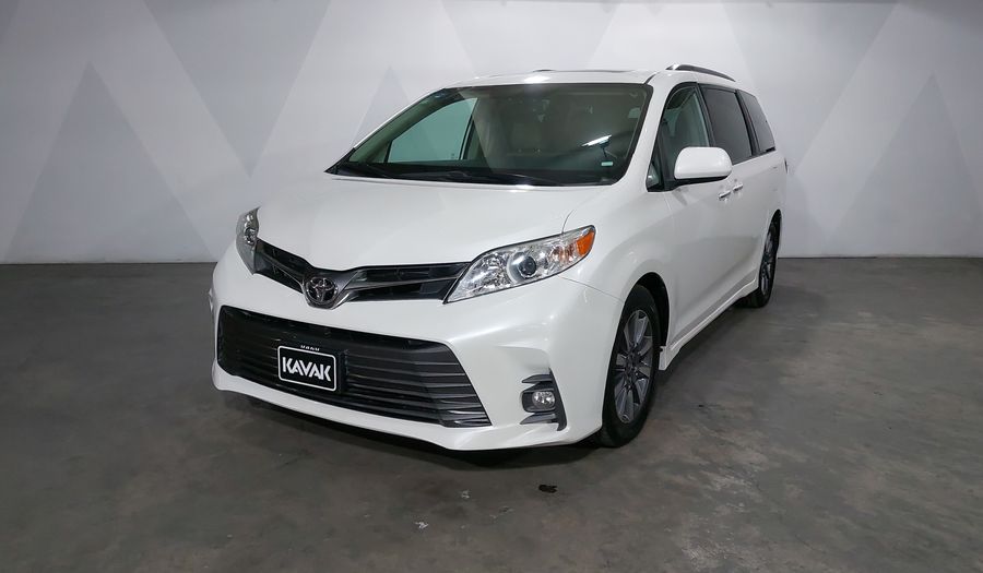 Toyota Sienna 3.5 XLE PIEL AUTO Minivan 2020