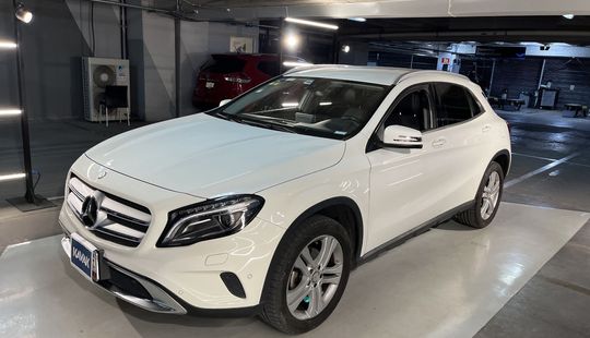 Mercedes Benz • Clase GLA