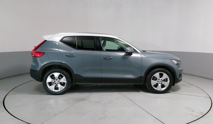 Volvo Xc40 2.0 T5 MOMENTUM AUTO 4WD Suv 2020